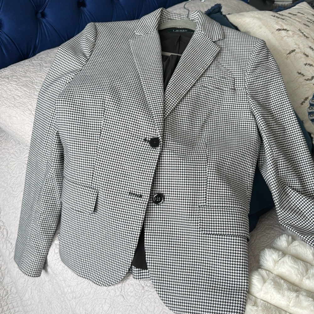 Ralph Lauren blazer, like new, size 6